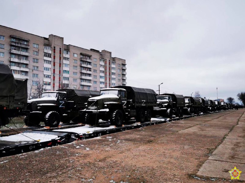 В Беларусь прибыло больше российской военной техники