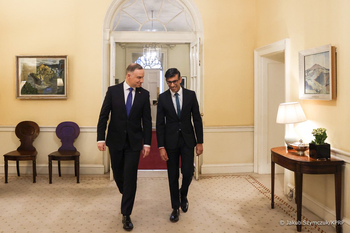 Президент @AndrzejDuda в Лондоне: Саммит B9 в Варшаве и встреча с @POTUS состоится в ближайшее время. Как раз перед саммитом @NATO в Вильнюсе. С британским премьер-министром мы говорили о том, чего хотим добиться на Саммите и как дальше поддерживать Украину