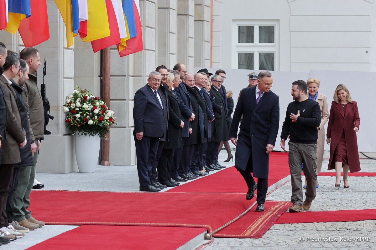 Президент Украины Зеленский встретился с Президентом Польши Дудой в Варшаве во время официального визита