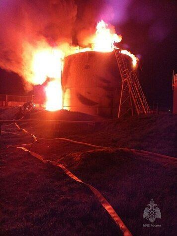 Fire at oil depot in Rovenky, Luhansk region. Occupation authorities blame Ukrainian drones