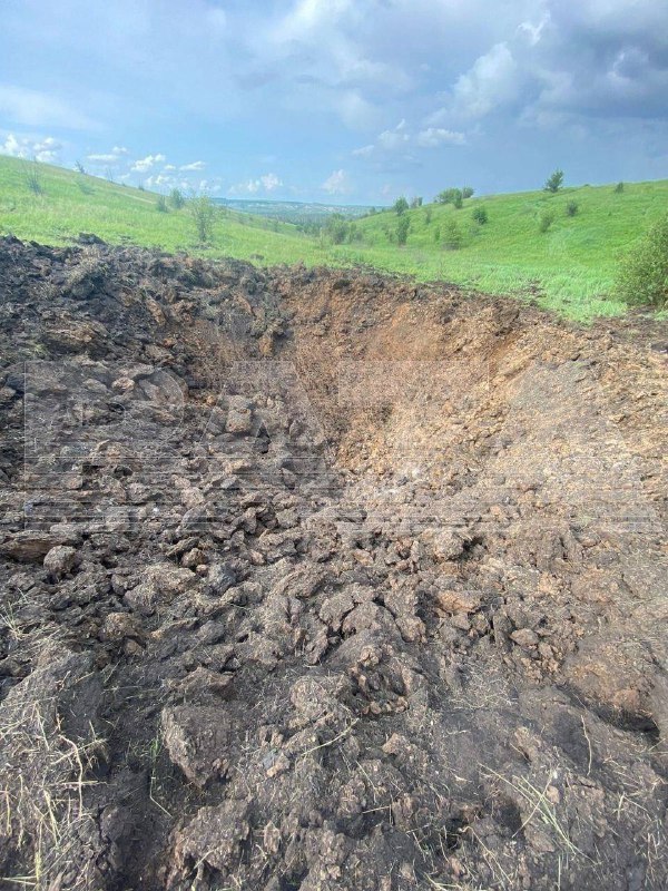 Между селами Осадчее и Красное Белгородской области обнаружены обломки ракеты С-200.