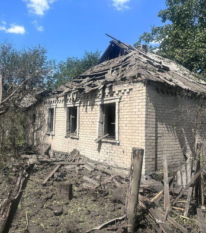 Разрушения в результате обстрела в Новогродовке Донецкой области