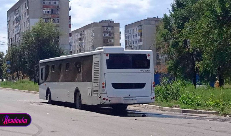 В результате обстрела автобуса в Лисичанске погиб 1 человек, 28 ранены