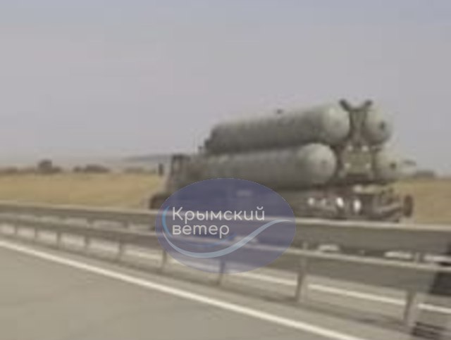 Russian army is moving S-300/S-400 from Sevastopol towards eastern Crimea