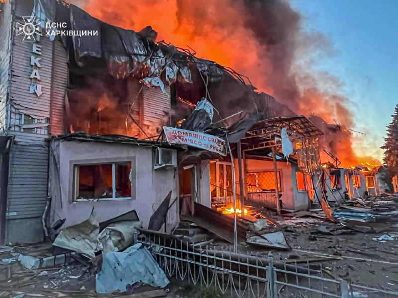 Massive fire as result of bombardment in Velykyi Burlik town of Kharkiv region. 2 people wounded