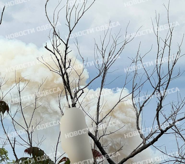 2 explosions were reported in Odesa. Ballistic missile strikes