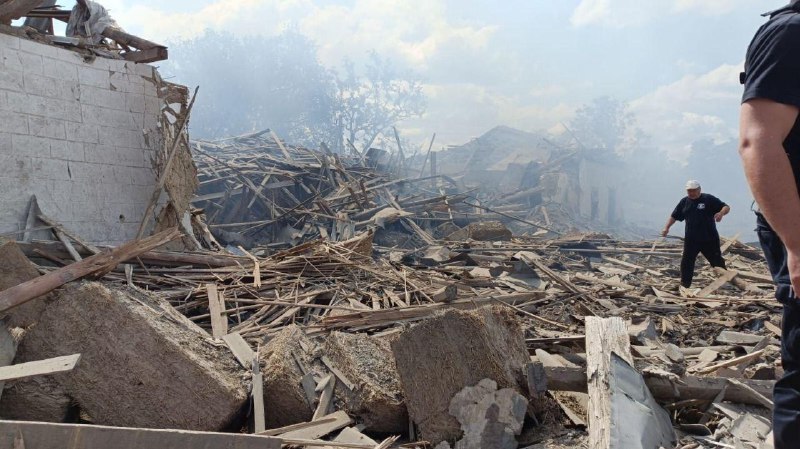 Destruction as result of missile strike in Huliaipole in Dnipropetrovsk region, there are casualties