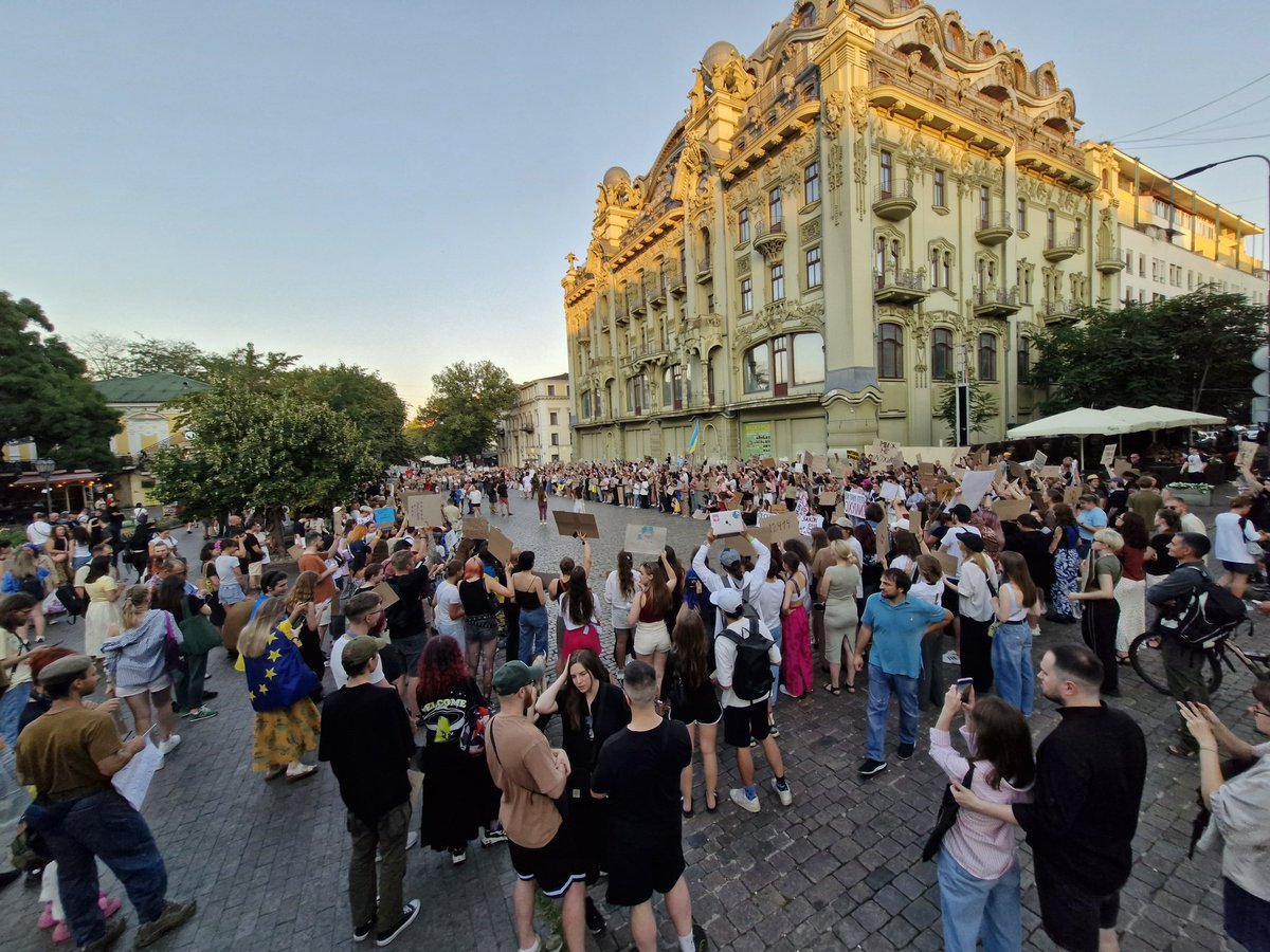 Peaceful protests across Ukraine in support of anti-corruption institutions
