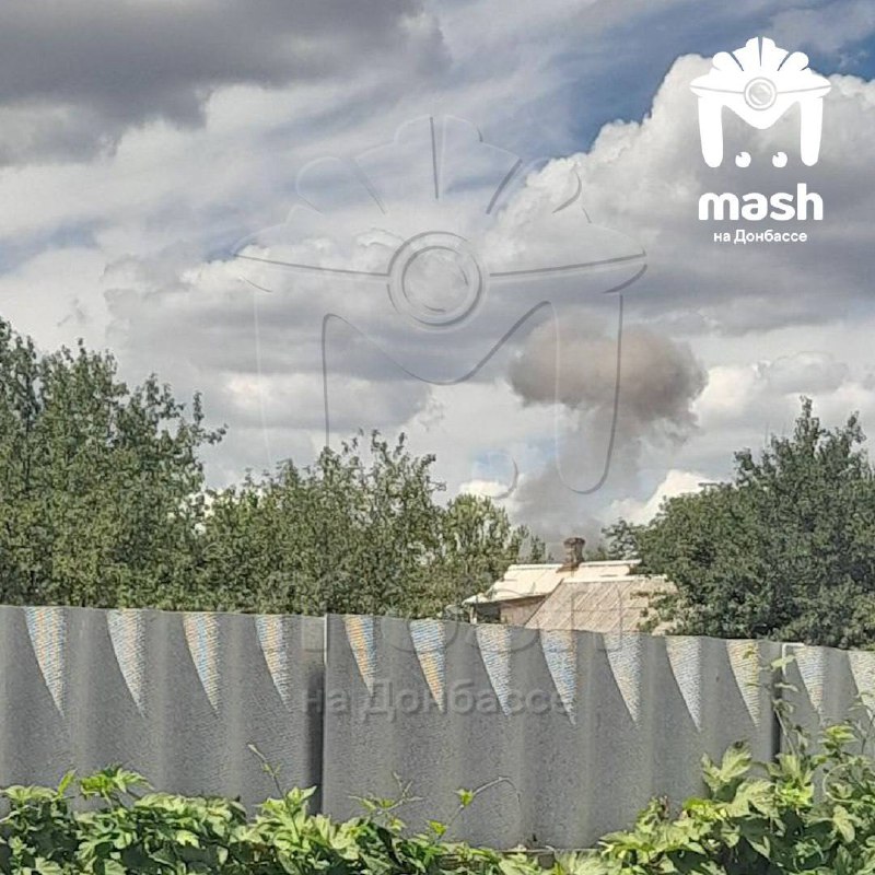 Explosions were reported in Nyzhnia Krynka at the occupied part of Donetsk region