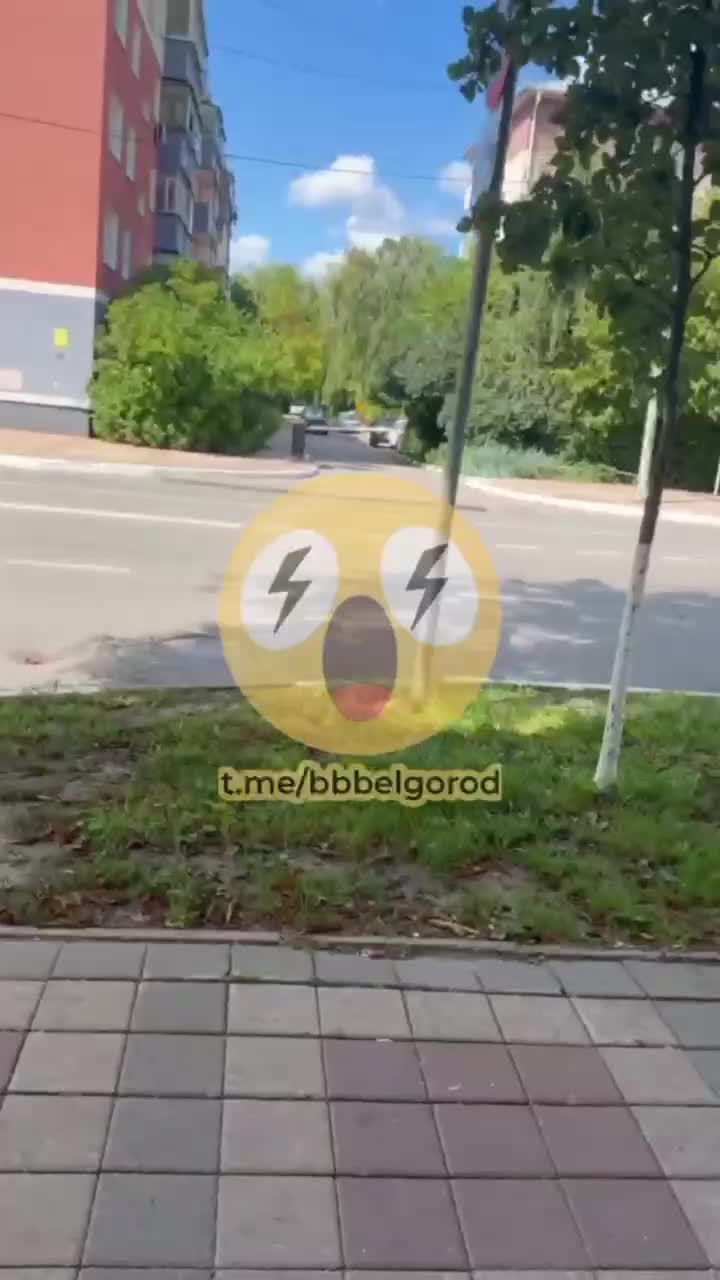 Central part of Belgorod has been cordoned off. Shots audible, a lot of drones in the air