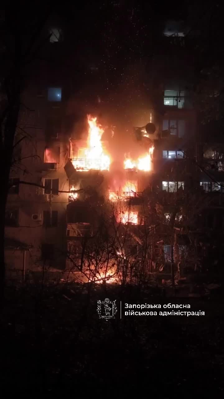 Residential house is on fire in Zaporizhzhia