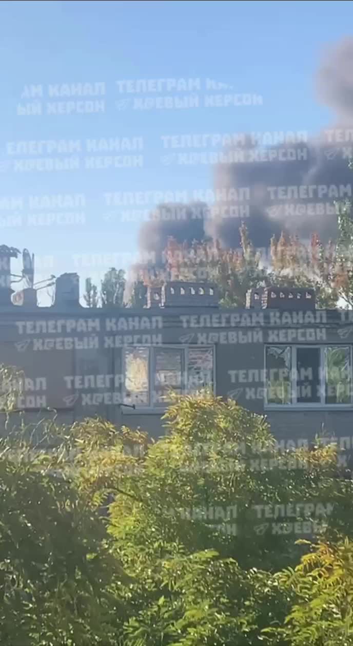 Big fire in Kherson, Russian army attacking rescuers attempting to extinguish the fire