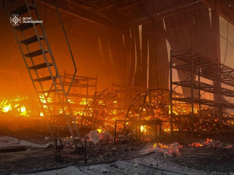 Zelensky: This night, Ukraine was again under a combined Russian attack - more than 50 missiles and about 500 strike drones. Сruise missiles, Shahed-type drones, and even Kinzhal missiles. Lviv, Ivano-Frankivsk, Zaporizhia, Chernihiv, Sumy, Kharkiv, Kherson, Odesa, Kirovohrad regions were under attack. As of now information about 10 injured and 5 killed people