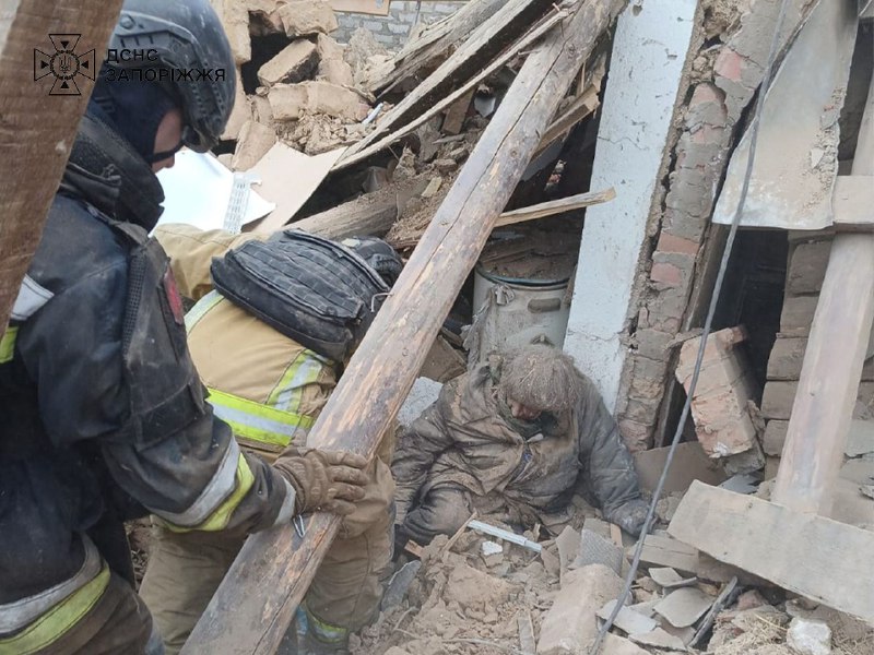 Zaporizhia bölgesindeki Orikhiv'de meydana gelen topçu ateşi sonucu 1 kişi yaralandı