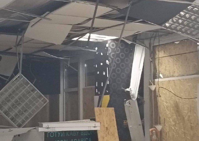 Nikopol bölgesinde topçu bombardımanı ve FPV insansız hava araçlarının saldırısı sonucu 2 kişi yaralandı.