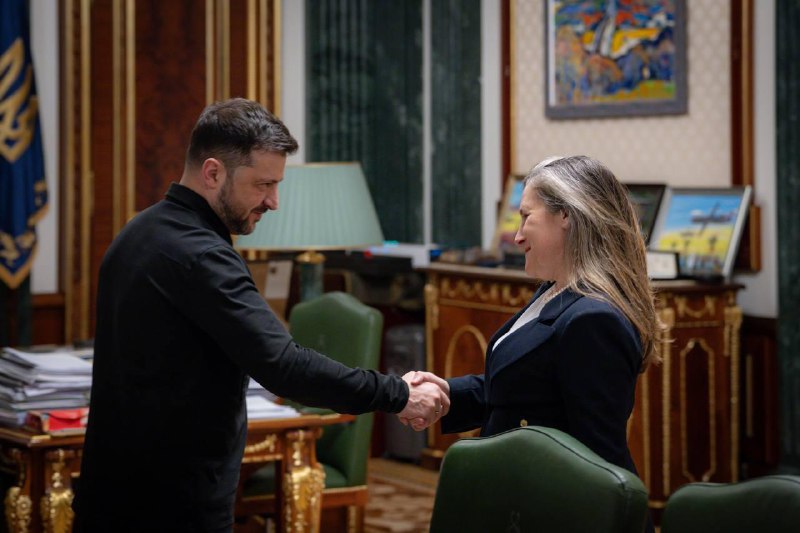 Zelensky a nommé l'ancienne ministre canadienne des Finances, Chrystia Freeland, conseillère en développement économique