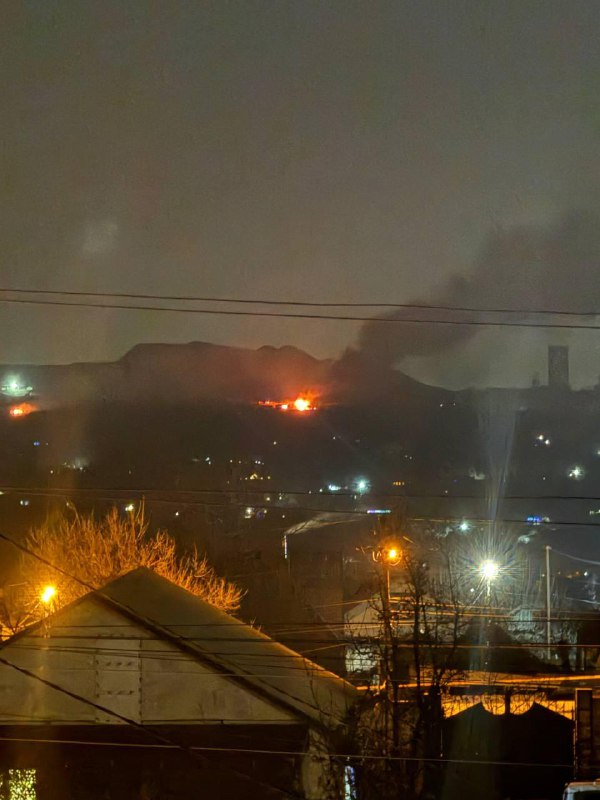 Des explosions et un incendie ont été signalés à Makiivka.