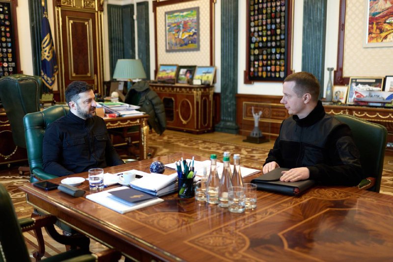 Au moins 20 % de la flotte de pétroliers clandestins russes a été immobilisée, et la Russie tente de compenser ces pertes avec de nouveaux navires, a déclaré Zelenskyy.