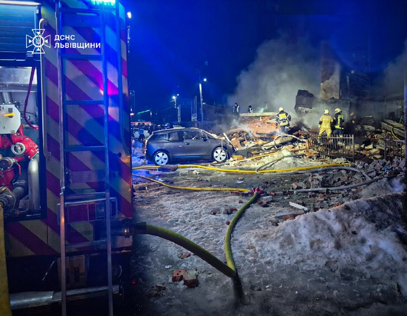 Stryi bölgesinin Dulyby köyünde meydana gelen patlamada 1 kişi öldü, 3 kişi yaralandı.