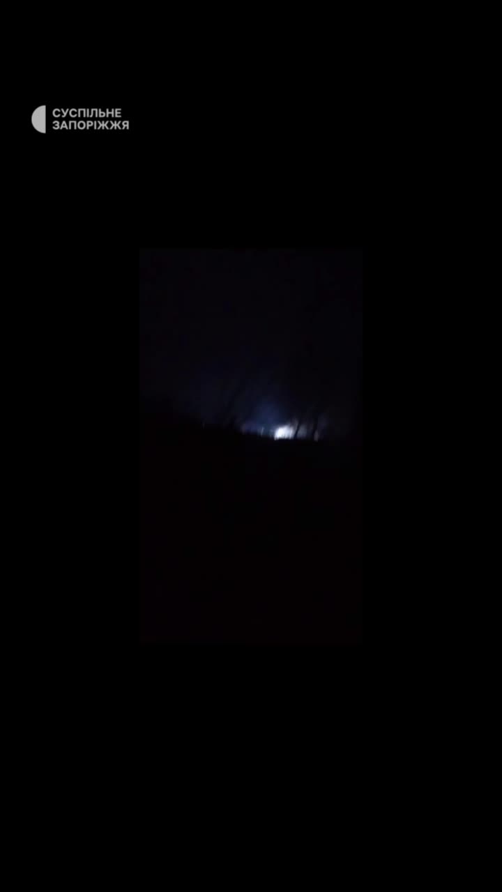 В Биленке Запорожской области зафиксированы взрывы. В селе полностью отключено электричество.