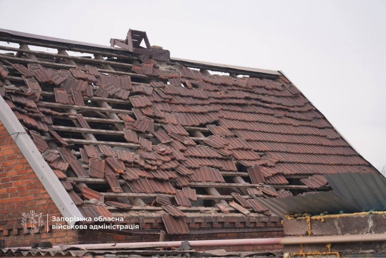 В результате российского обстрела Запорожья погибли 2 человека и 2 ребенка получили ранения.