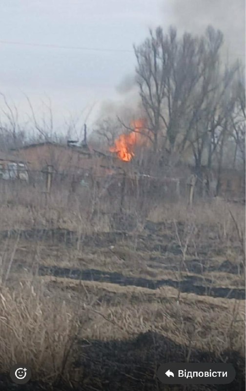 Российские военные атаковали село Одноробовка Золочевского района Харьковской области пятью БПЛА Молния.