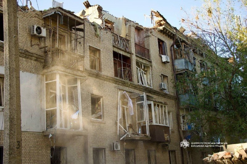Les secouristes ont extrait le corps d'un garçon de 3 ans des décombres d'un immeuble à Dnipro.
