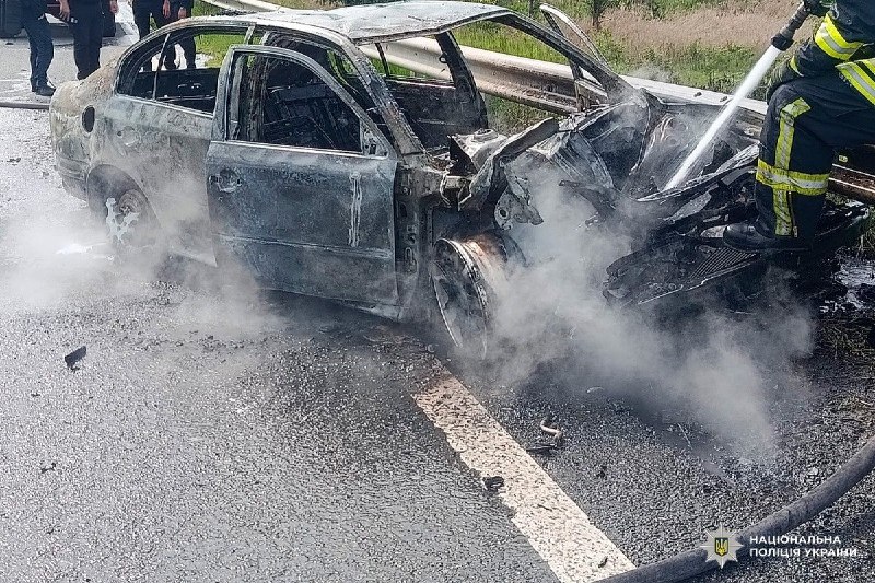 Deux personnes ont été blessées lors d'une frappe de drone contre une voiture dans le district de Tchouhouïv, dans la région de Kharkiv.