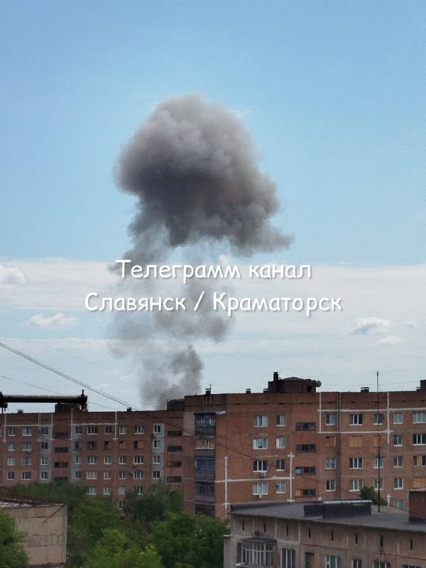 Une frappe aérienne a été signalée à Sloviansk