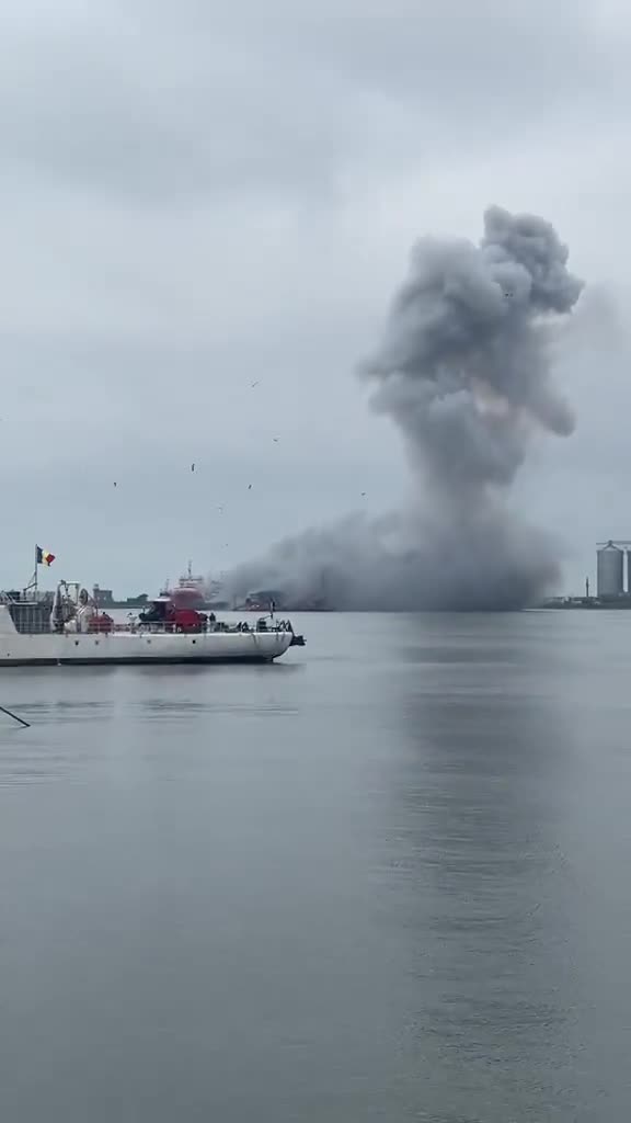 Un drone a explosé dans le port de Constanța, près du quai du terminal pétrolier.
