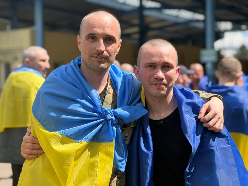 185 militaires ukrainiens ont été libérés des mains des Russes lors d'un nouvel échange de prisonniers.
