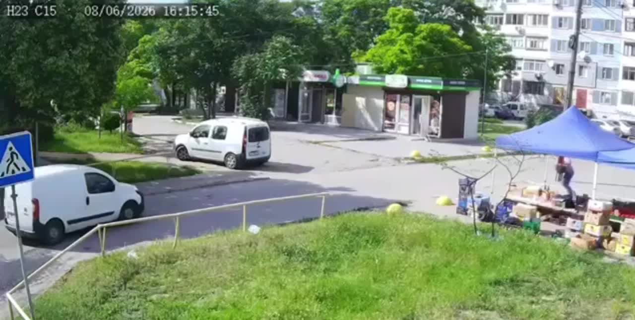 Au moins deux morts et quinze blessés à la suite d'une frappe de drone russe à Zaporijia