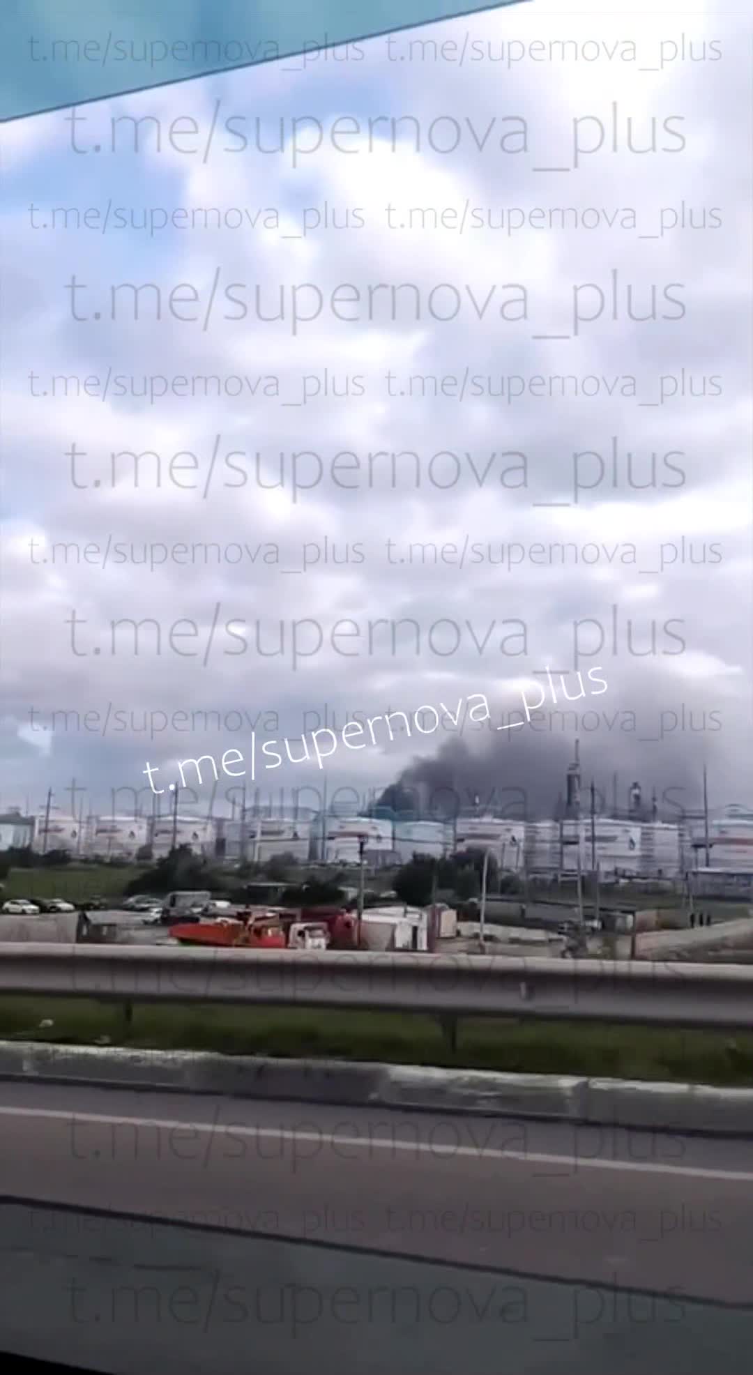 Incendie suite aux explosions dans une raffinerie de pétrole à Slavyansk-na-Kubani