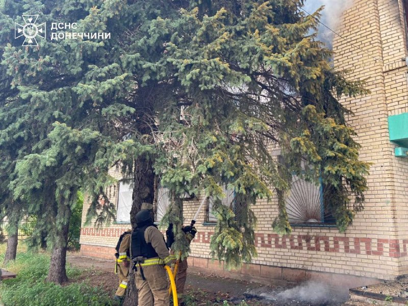 Deux personnes ont été blessées hier lors d'attaques russes dans la région de Donetsk.