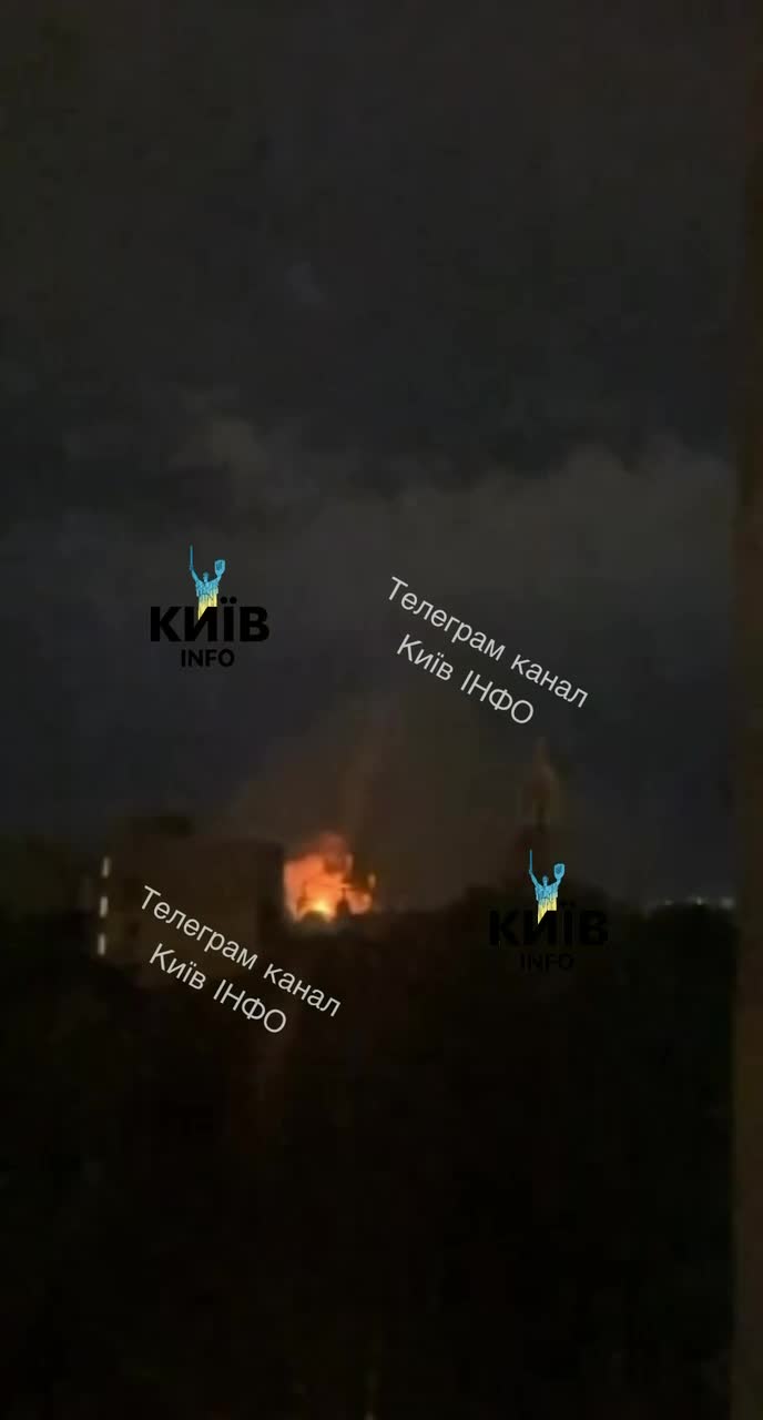 Incendie à la cathédrale Ouspenskiy de la Laure des Grottes de Kyiv après une frappe de drone russe