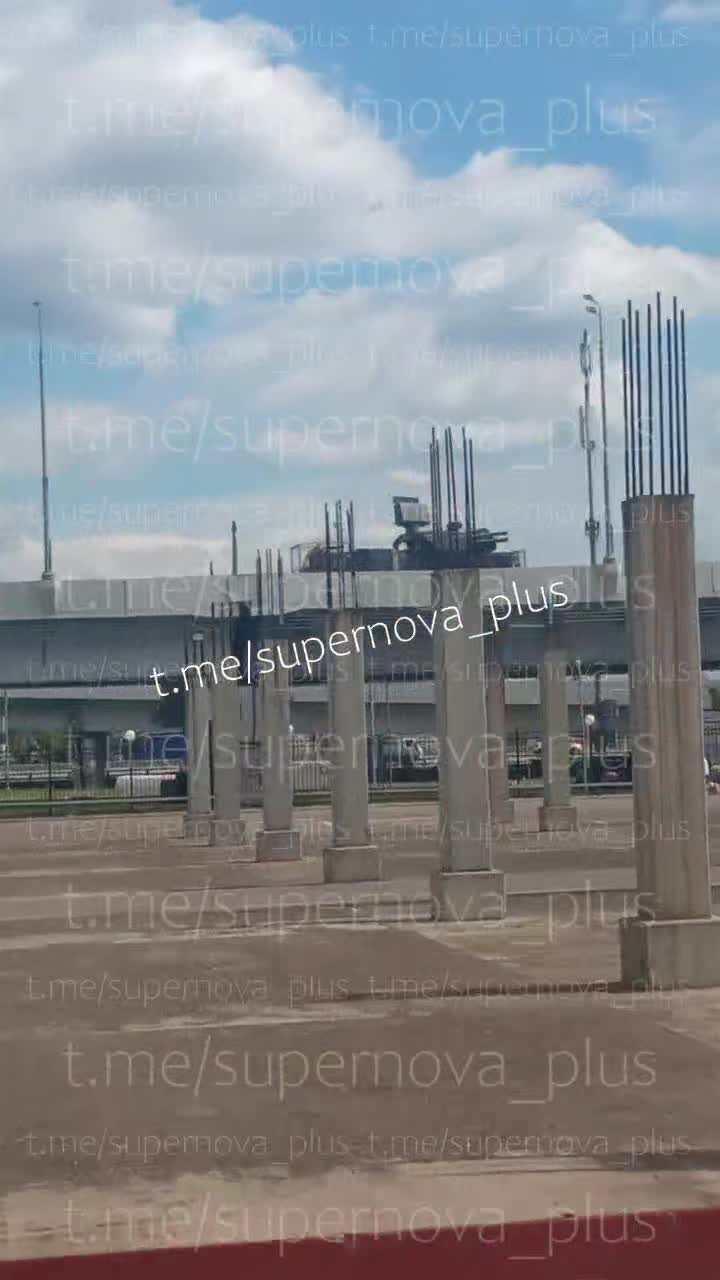 Le système de défense aérienne Pantsir S-1 a été déployé à Kotelnyky suite à une attaque de drones.