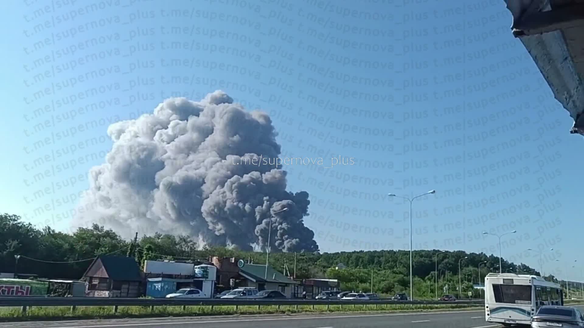 Пожар на складах в Новосемейкино Самарской области.