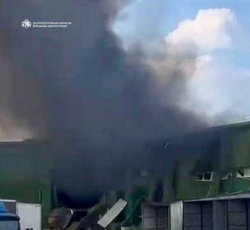Сообщается об ударе беспилотников по складам в Днепровском районе.