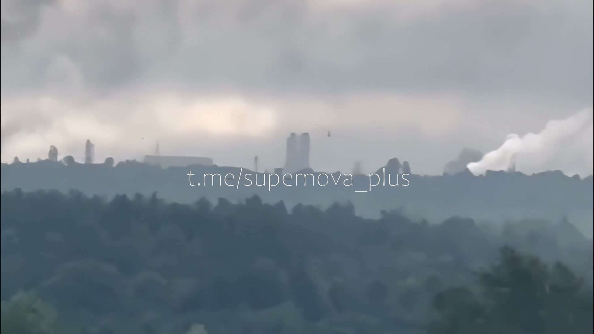 Drones han atacado una refinería de petróleo en Nizhnekamsk.