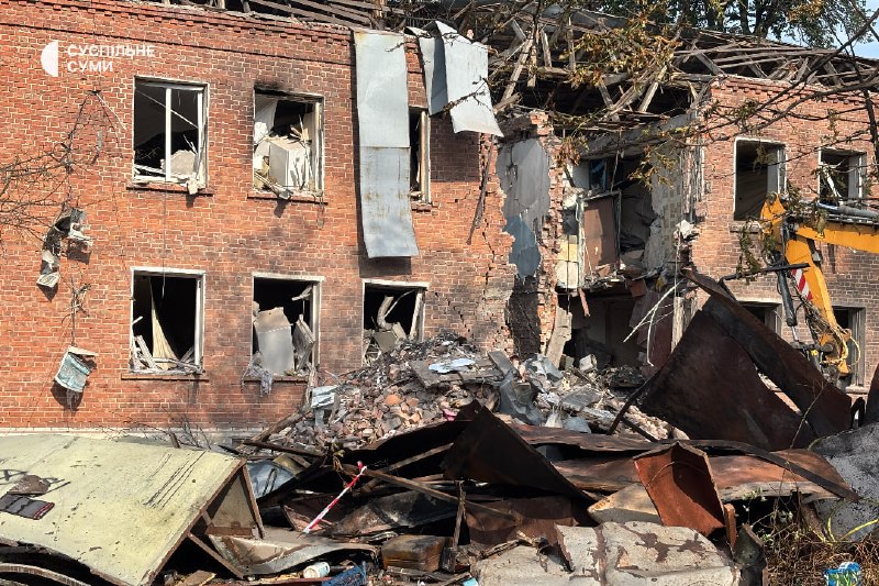 Bei einem russischen Angriff auf ein Wohnhaus in Sumy wurden sechs Menschen verletzt.