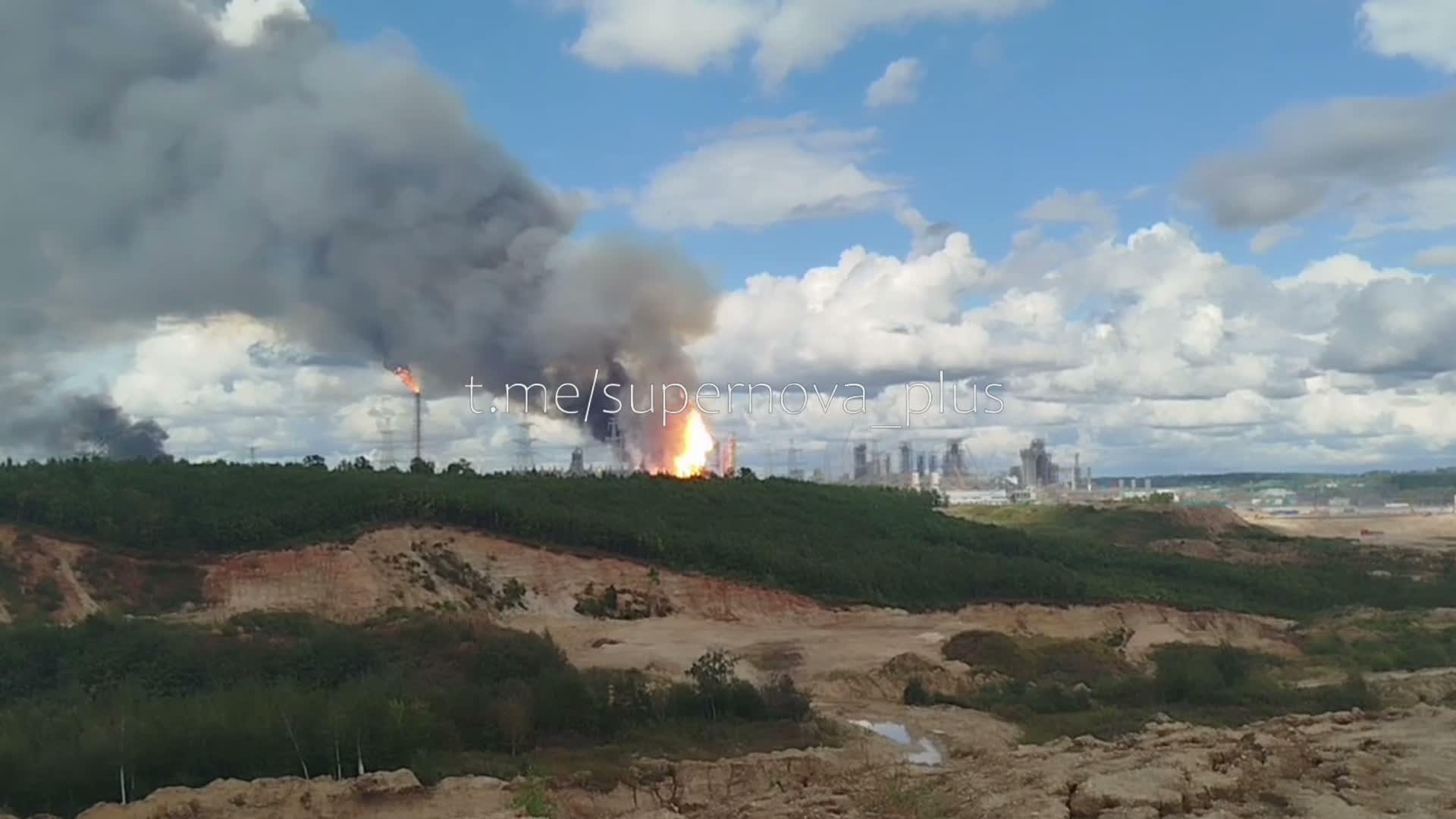 Une explosion a été signalée à l'usine de traitement de gaz naturel d'Amour.