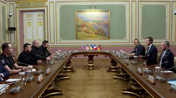 Zelenskyy reported that during the negotiations in Kyiv with the participation of the US President's envoys and national security advisers of the Eurotroika countries, the discussion focused not only on potential parameters for ending the war, but also on the issue of supporting Ukraine in the short term.
