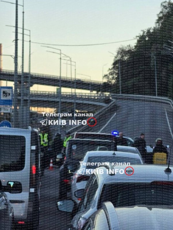 Bridges have been closed in Kyiv due to air raid