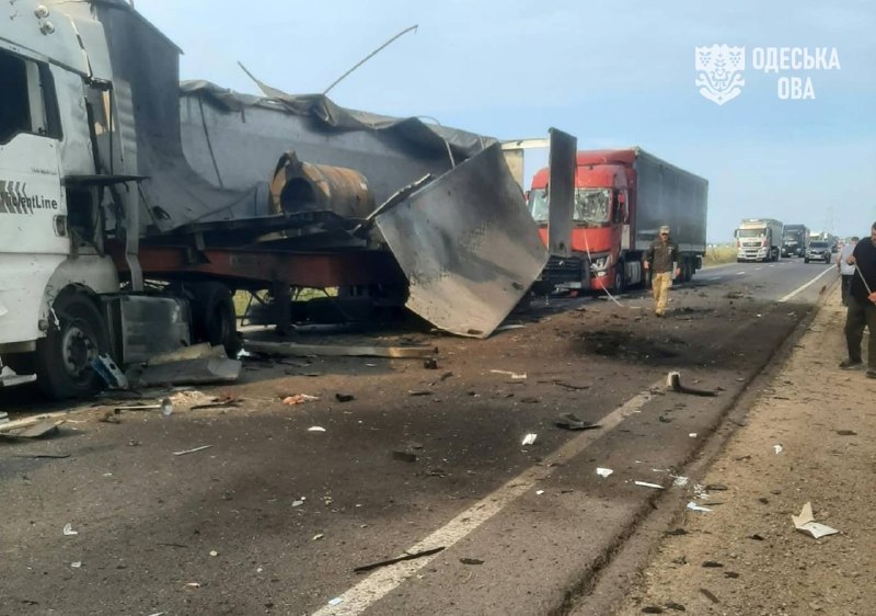 Russia attacks civilian infrastructure in Odesa region – one killed and more injured. Russian strikes have damaged freight and passenger vehicles on the road. Preliminary reports indicate five injured, two hospitalized. Also, a commercial vessel flying the Marshall Islands flag, carrying rapeseed oil, has been damaged by a Russian UAV. One person is killed, seven injured